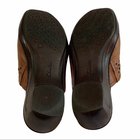 CLARKS Mules Slip on Shoes Camel color Etched design Small heel Size 10 Medium - Picture 7 of 9